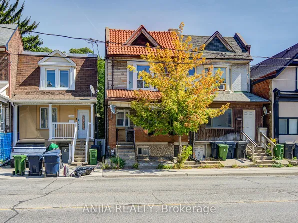 1063 Dufferin St, Toronto, ON M6H 4B5