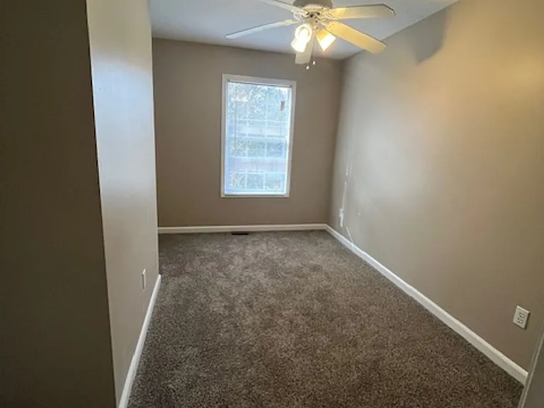 1496 N Kinser Pike — Photo 47