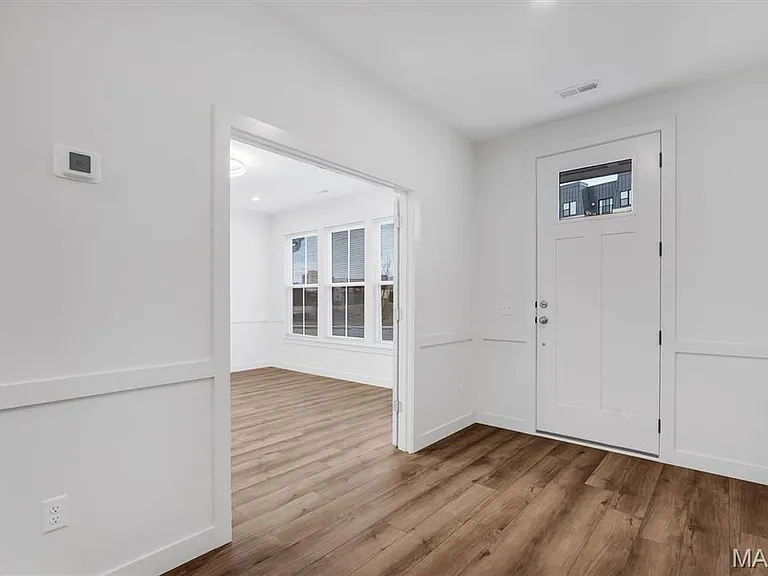 306 Indigo Ct — Photo 8