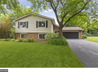8506 Darnel Rd, Eden Prairie, MN 55347