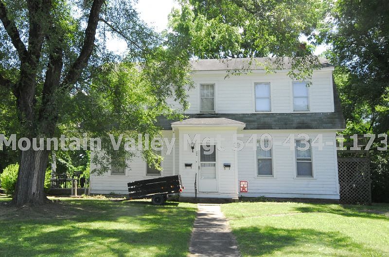 1st image of 204 Shenandoah Ave #2