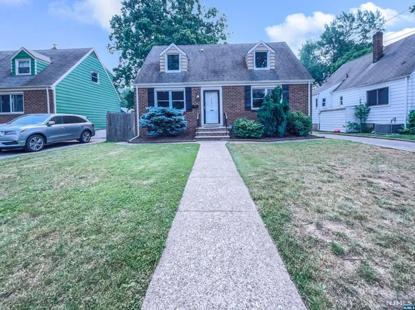 1251 Overlook Ave, Teaneck, NJ 07666