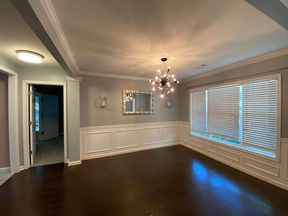 Building Photo - 2577 Woodford Ln