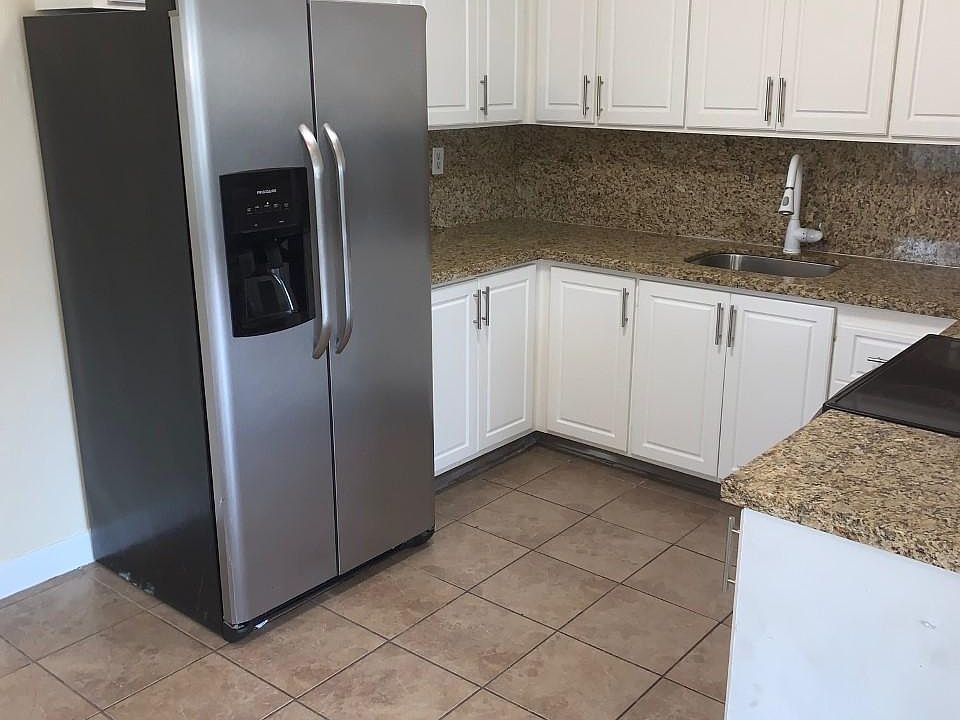 1st image of 3660 SW 60th Ave APT 4