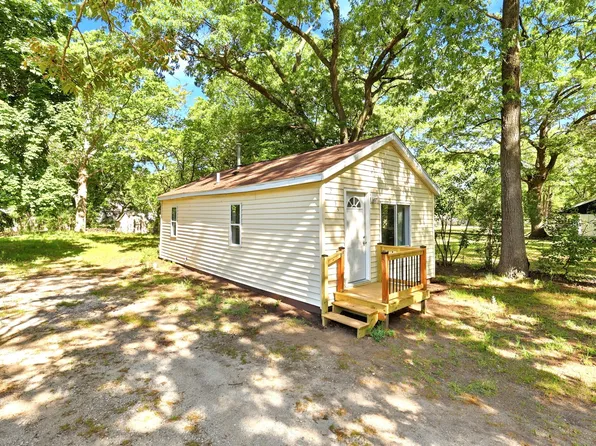 2933 Valk St, Muskegon, MI 49444