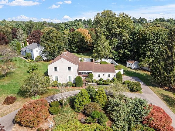 2nd image of 17 Rose Glen Dr