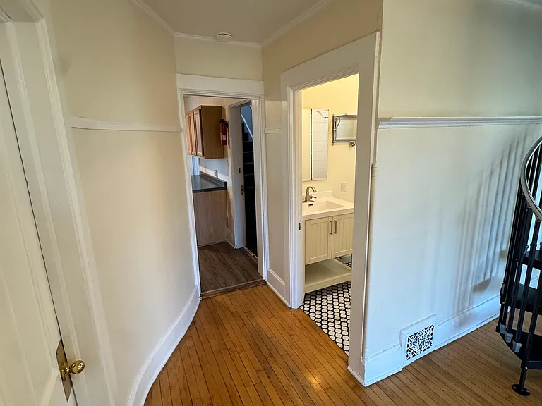 804 E Kewaunee St #804 — Photo 9