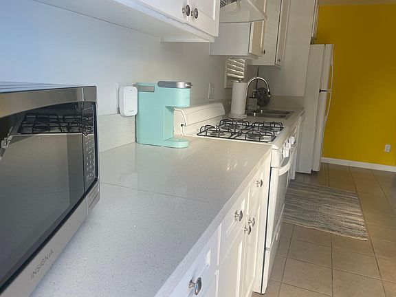 5th image of 2417 W 57th St