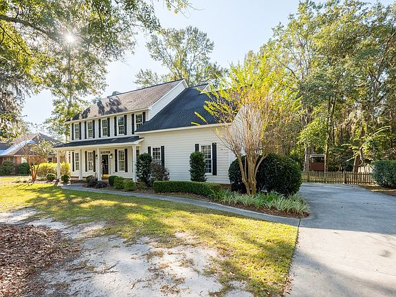 3rd image of 1016 Williamsburg Dr