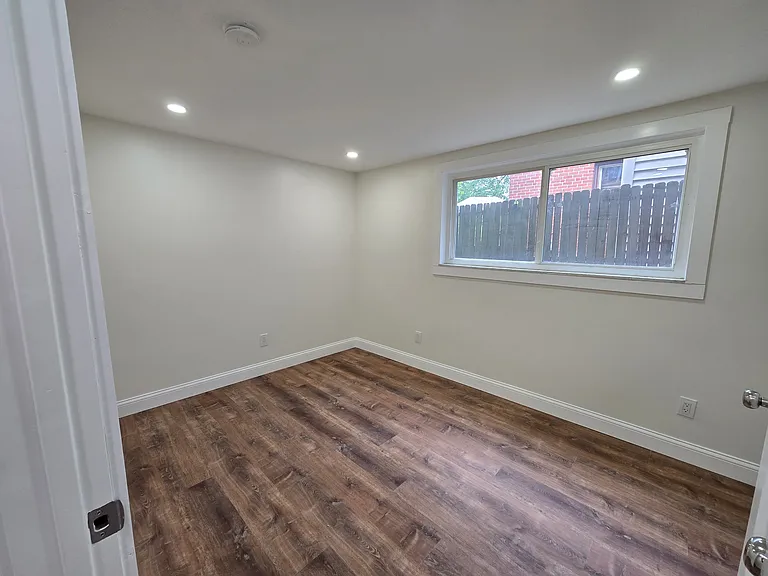 6305 Englewood Ave #1 — Photo 28