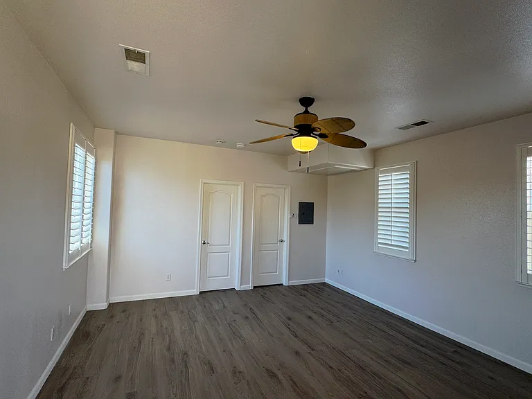 606 Leah Ln — Photo 23