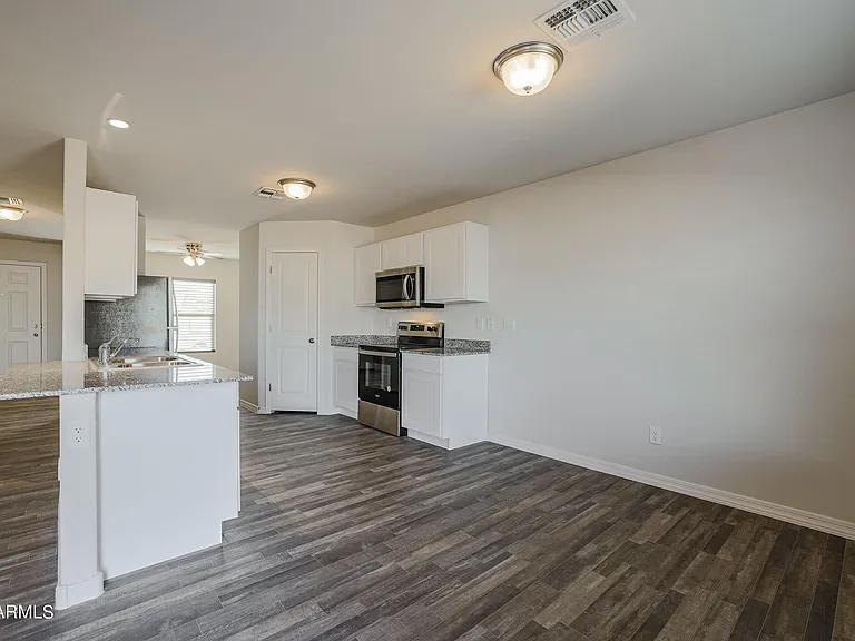 110 E Impala Pl — Photo 6