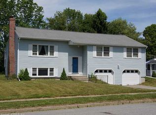 77 Somersett Dr, Groton, CT 06355