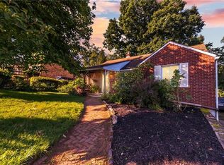 814 Macfarlane Dr, Pittsburgh, PA 15235