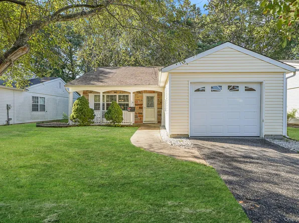 187 Edinburgh Drive, Ridge, NY 11961