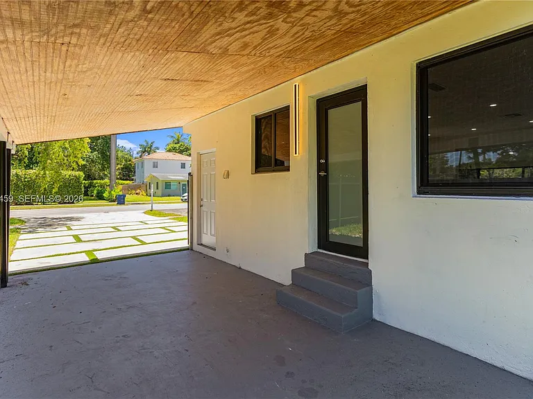 21330 NE 26th Ave — Photo 46