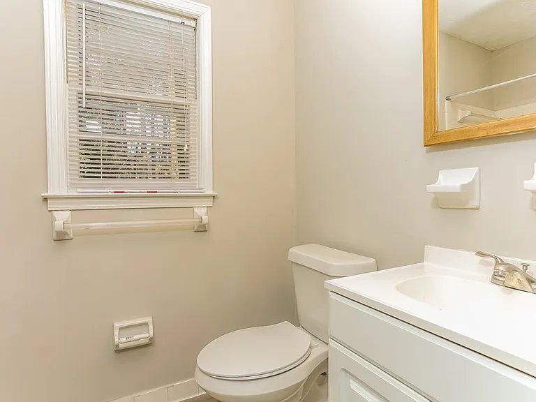 3656 Chestnut Lake Ct — Photo 16