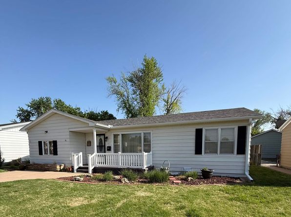 127 W 16th St, Larned, KS 67550