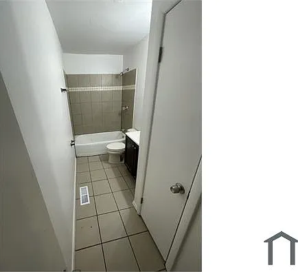 1162 Smith St — Photo 10