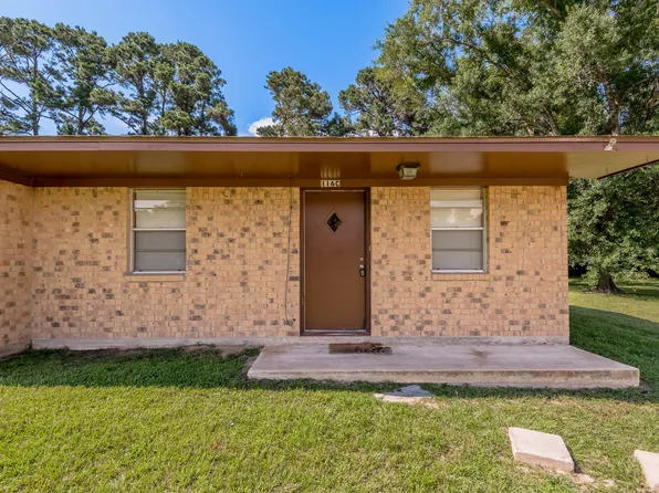 116 McAdams Ln #C, Huntsville, TX 77320