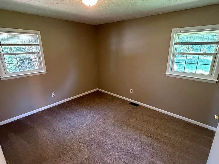 2405 Windwood Ct — Photo 12