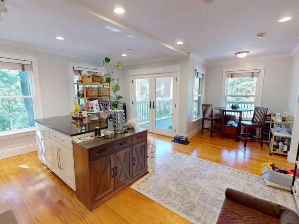 31 Walden St #2, Cambridge, MA 02140