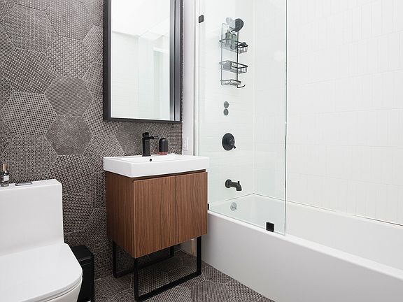 5th image of 1052 Greene Ave #1C