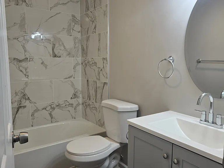 609 Main St #13 — Photo 9