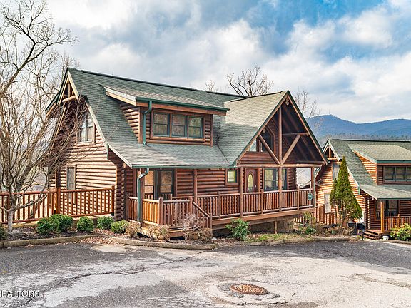 2nd image of 1734 Summit View Way