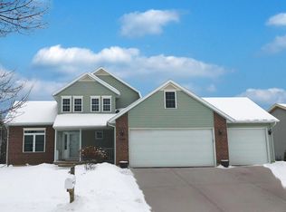 1576 Chadsworth Dr, Sun Prairie, WI 53590
