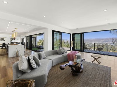 7308 Pacific View Dr, Los Angeles, CA, 90068