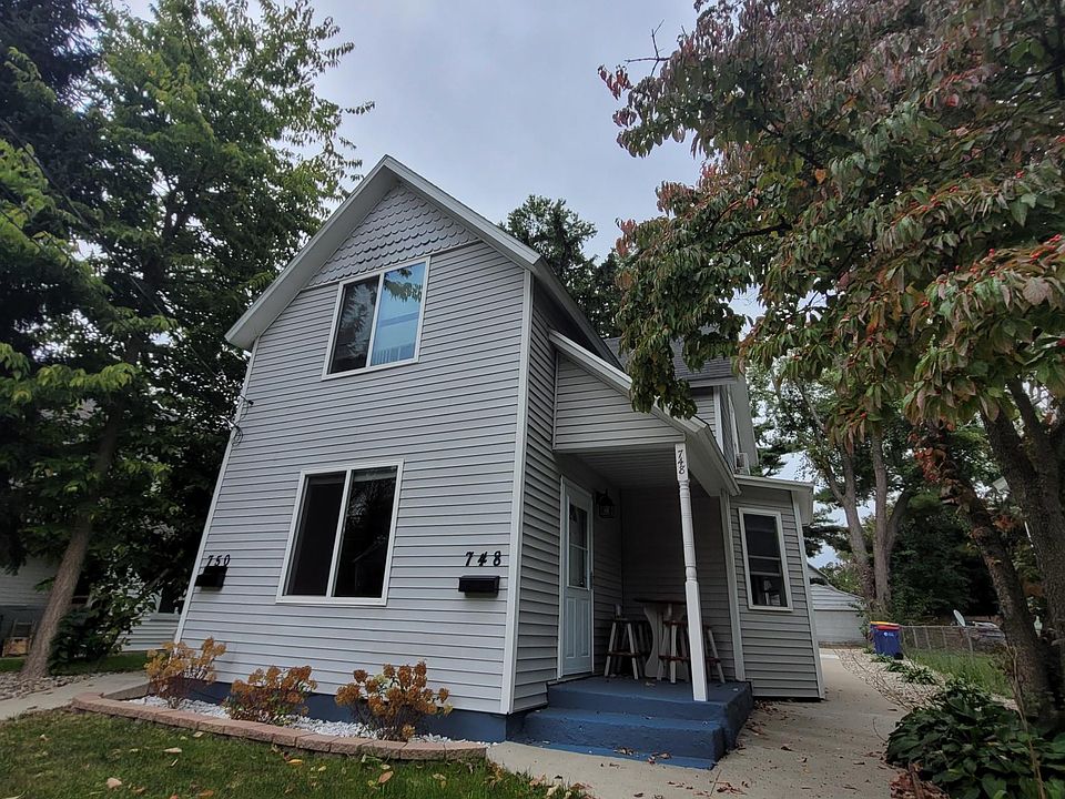 1st image of 748 N Ave Ne #1