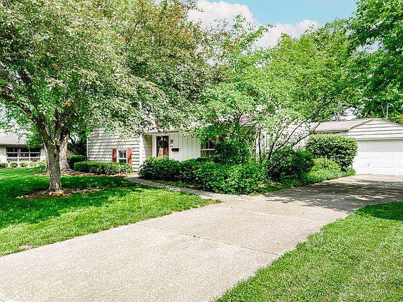 4th image of 840 North Dr