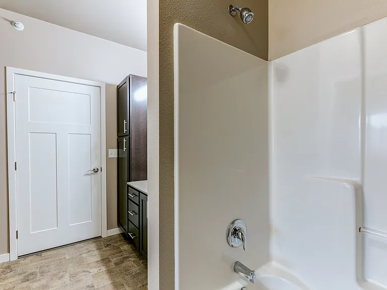 Pinecrest Apartment Homes — Photo 27