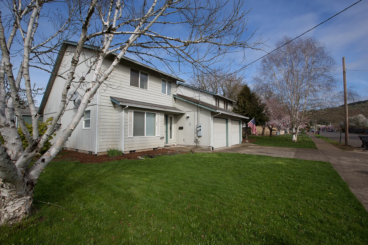 310 N Bridge St photo 1