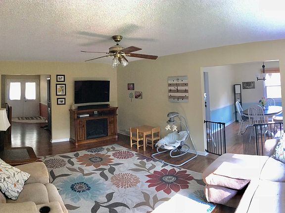 LR, DR, and Entrance/Front 
