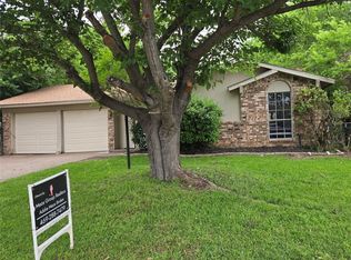 1718 Waggoner St, Grand Prairie, TX 75051