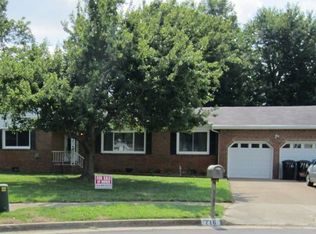 716 Manor Dr, Virginia Beach, VA 23464