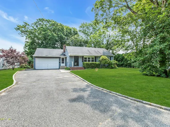 1357 N Windsor Avenue, Bay Shore, NY 11706