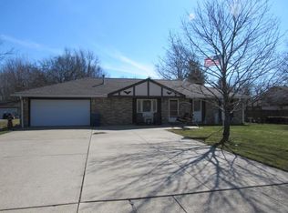 2367 Abbe Rd, Sheffield Village, OH 44054