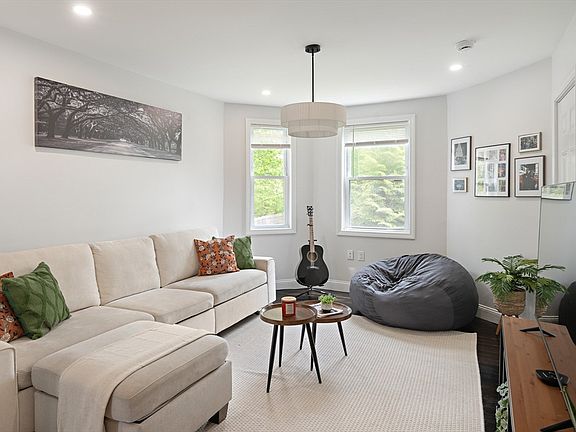 5th image of 33 Thurston Ave #33