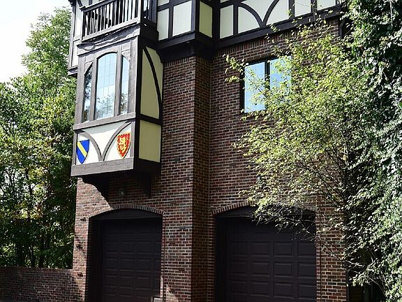 4th image of 6412 Fall Creek Rd