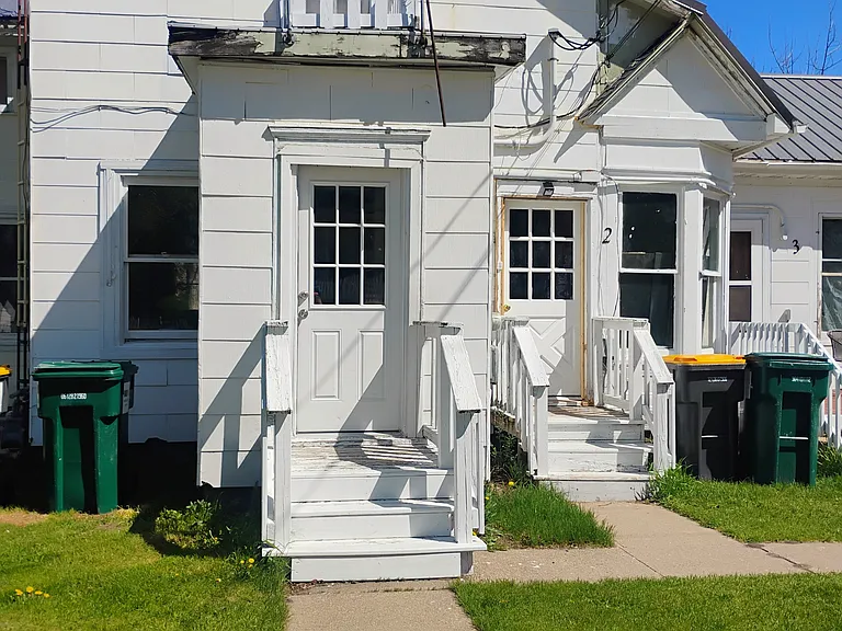 516 W North St #2 — Photo 2