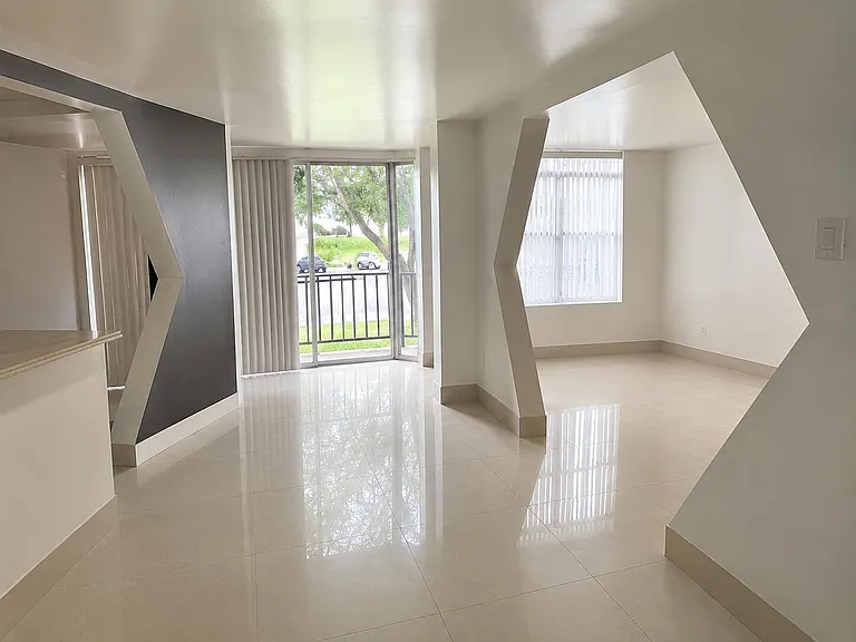 3790 Inverrary Dr #2Z — Photo 6