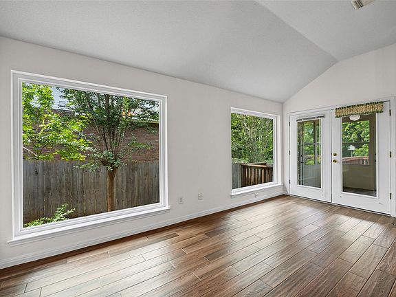 5th image of 1824 Red Rock Dr