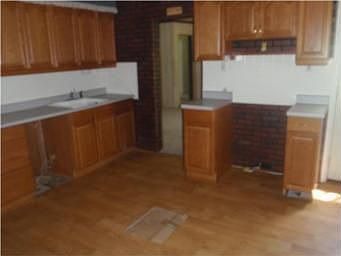 4th image of 404 N Pearl St