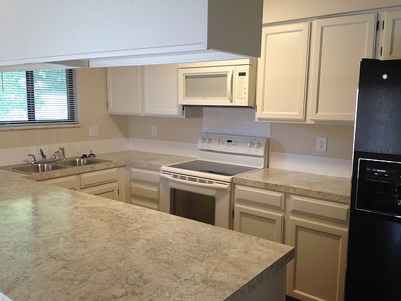 Kitchen pic 1