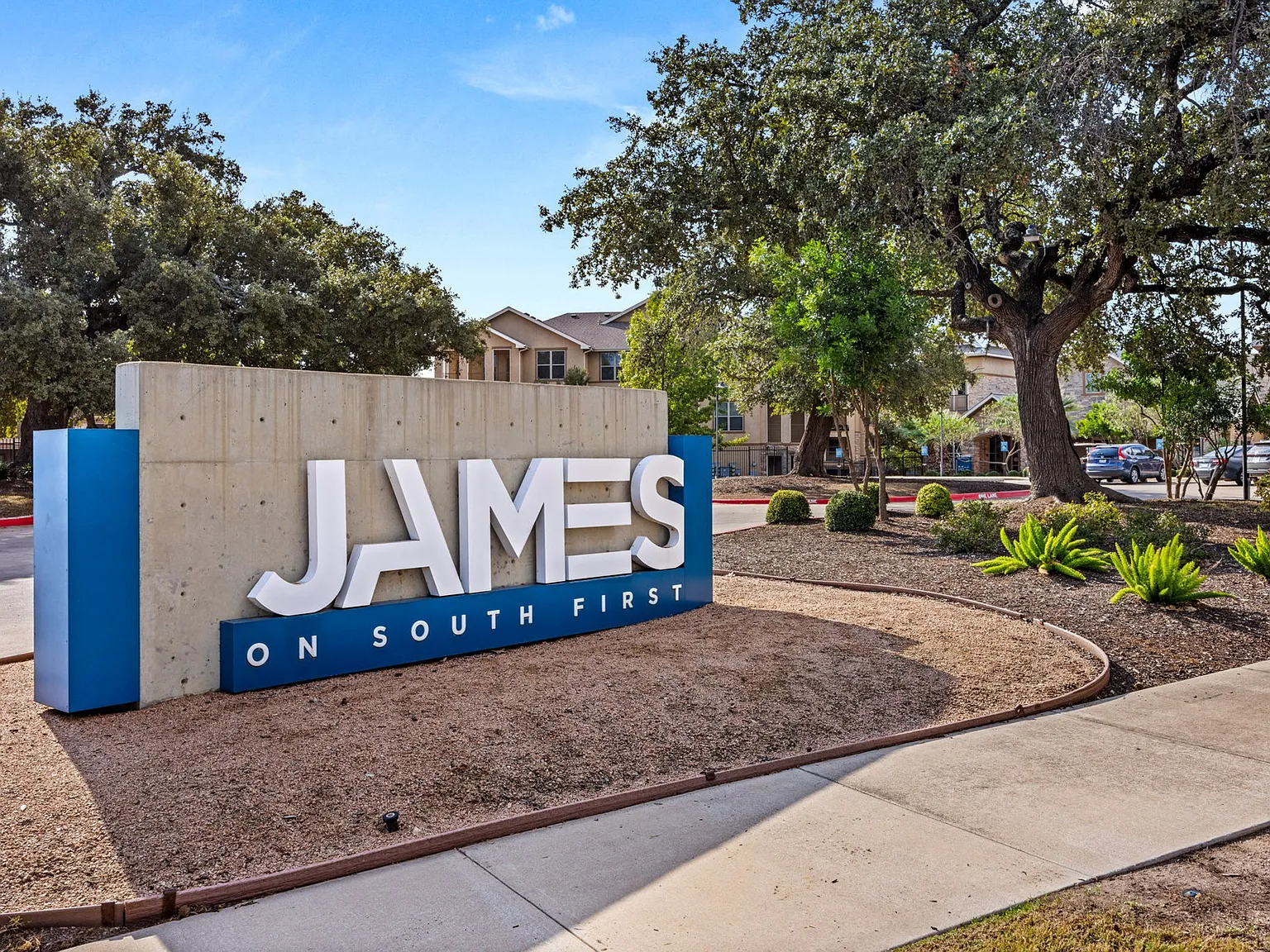 The James on South First — Photo 1