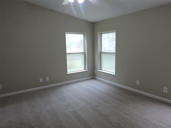 4th image of 132 Hillcrest Ln
