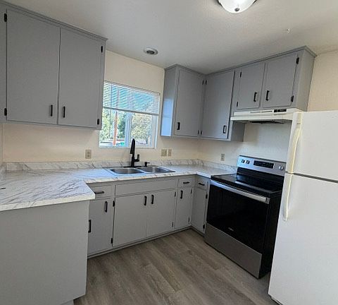 2nd image of 704 SE 9th St #A